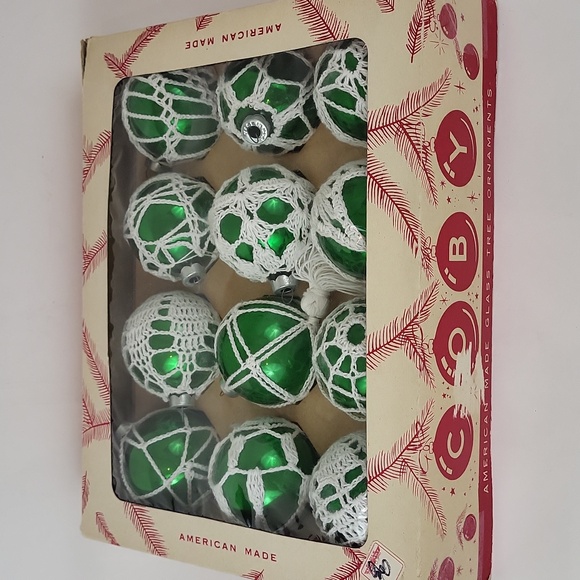 Set Of 12 Vintage Green Glass Crochet Ball Christmas Ornaments - Picture 2 of 11